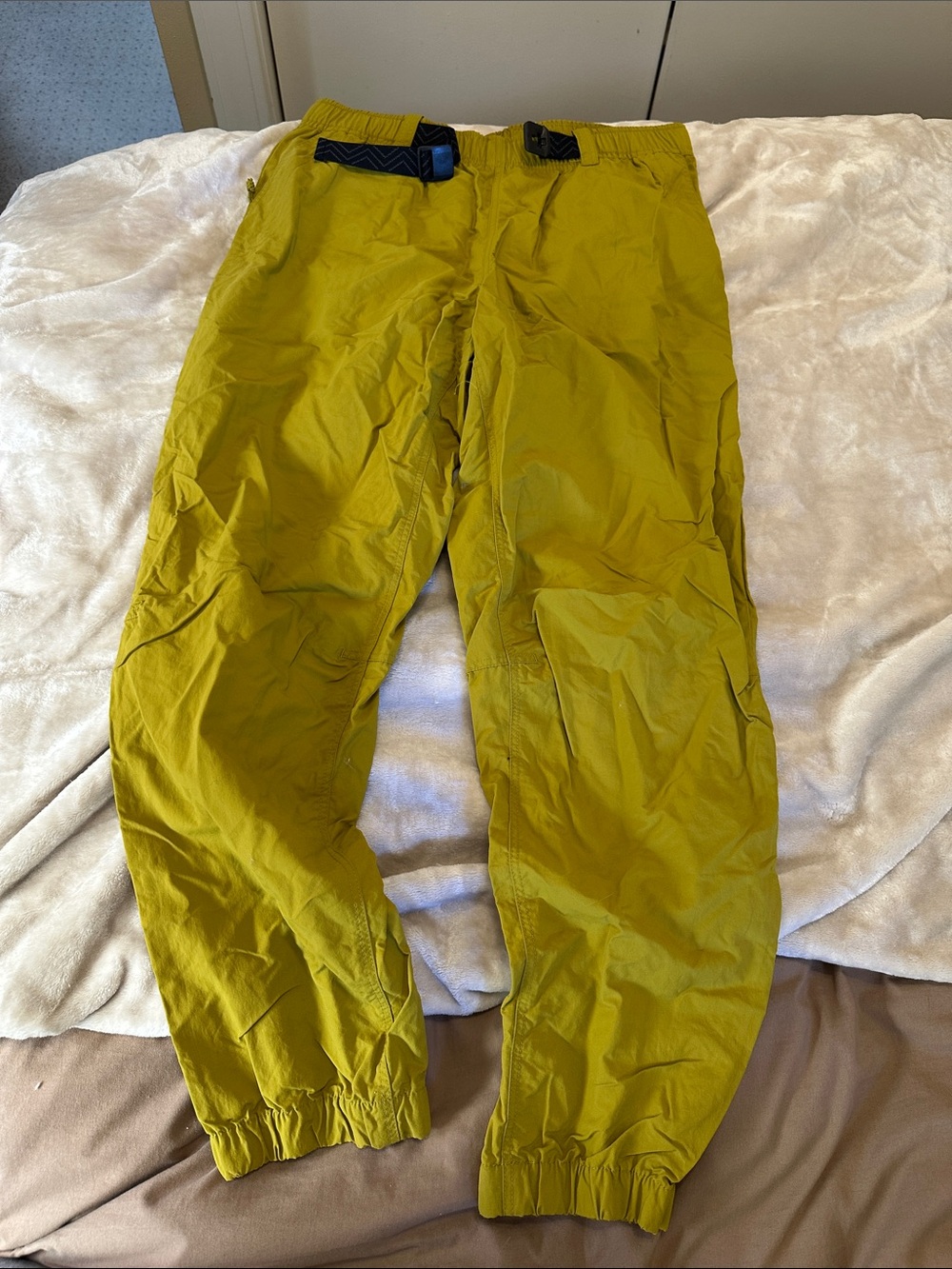 Mountain Hardwear Stryder Jogger Climbing Hiking Pant Mustard Yellow Medium